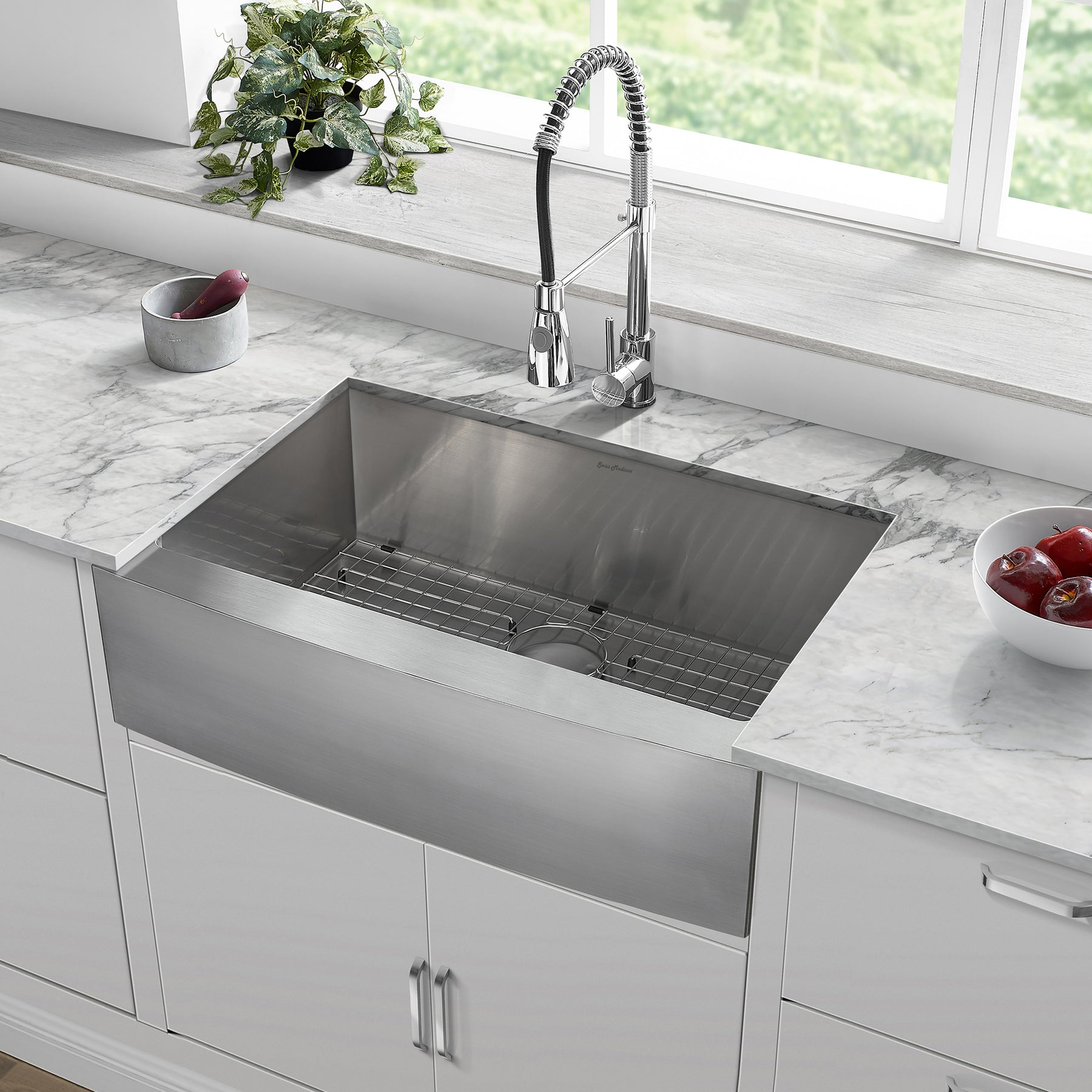 Swiss Madison Rivage 30" x 21" Stainless Steel, Single Basin, Farmhouse Kitchen Sink with Apron - SM-KS759